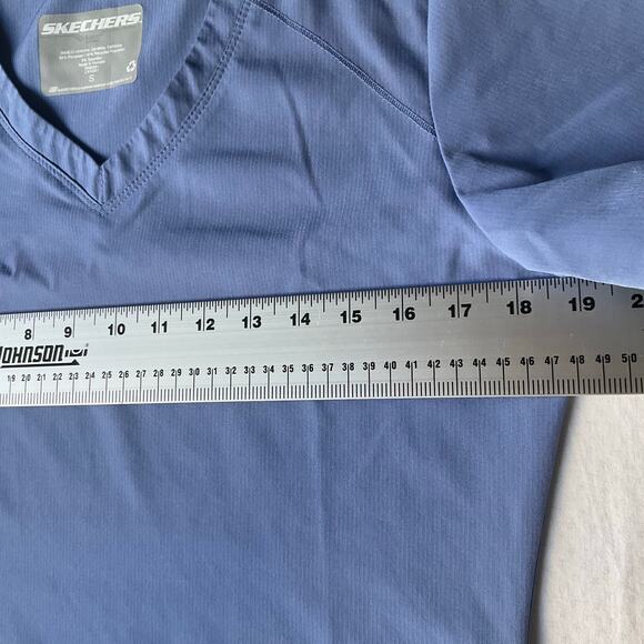 Sketchers Women’s Short Sleeve V-neck  Nurse Blouse Size S, Light Blue - Picture 4 of 8